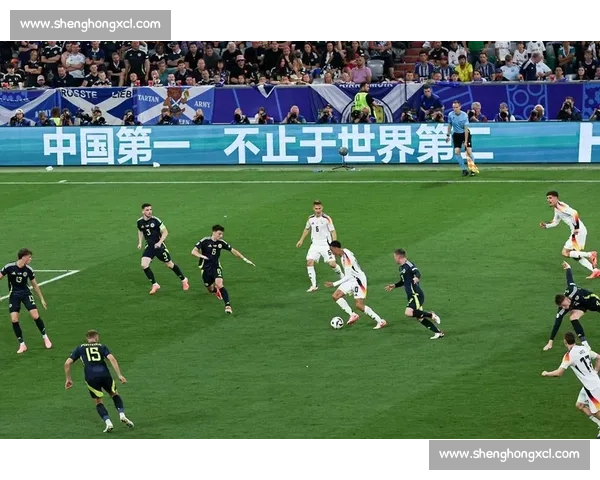 连超激战：场均 6.7 球点燃全城足球热情